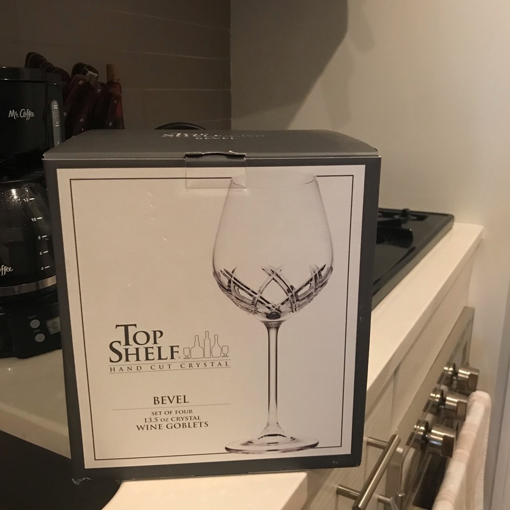 NWT Hand Cut Crystal Wine Glasses (4)